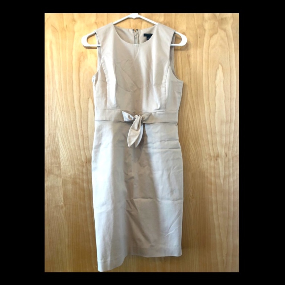 NWOT Ann Taylor Cotton Sateen Sheath Dress Size 2 Beige